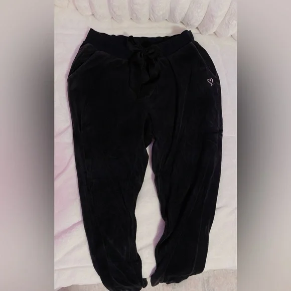 Victoria’s Secret rare velvet pj set ᥫ᭡.